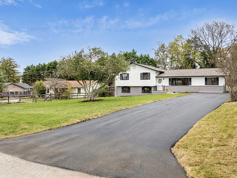 6741 Heatherbrook Dr — Photo 3