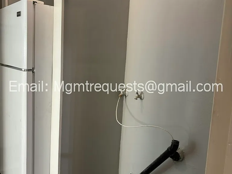 320 E 11th St #1/2 — Photo 15