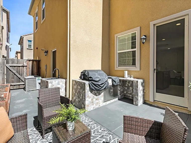 38881 Photinia Pl — Photo 8