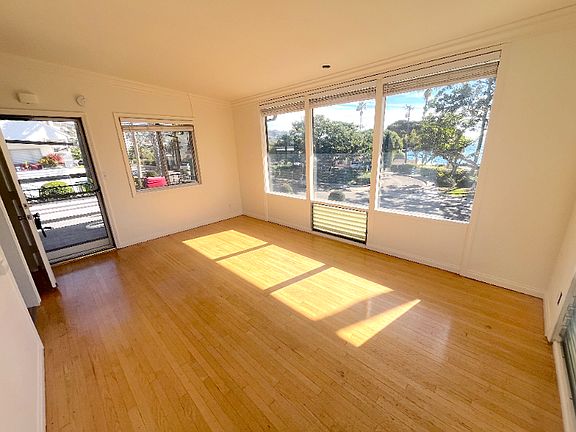 4th image of 244 Cliff Dr #7