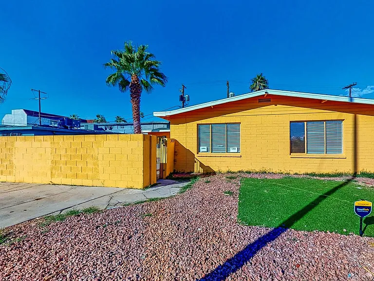1302 Rexford Pl — Photo 3