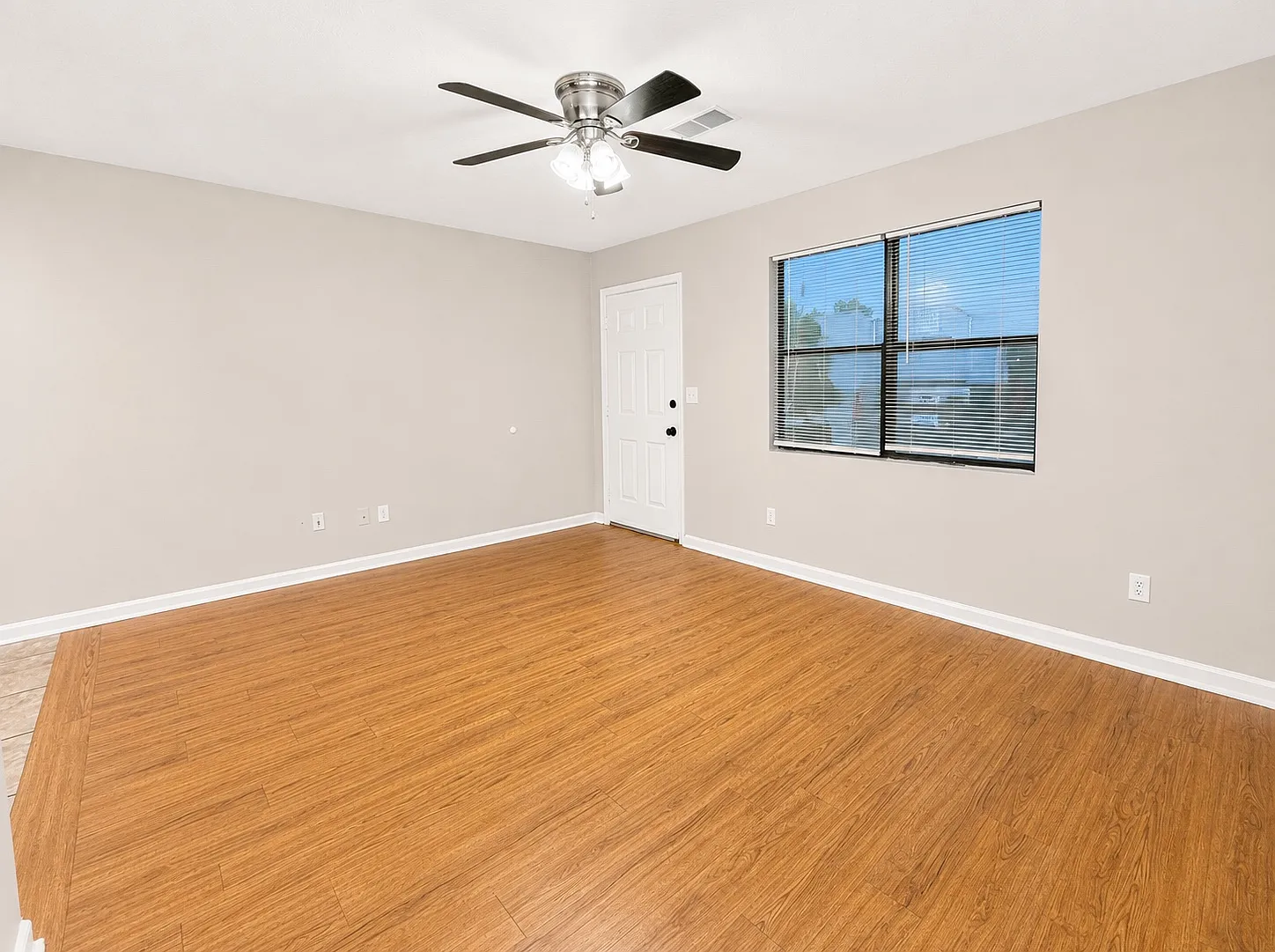 1 bed, $850 — Photo 1