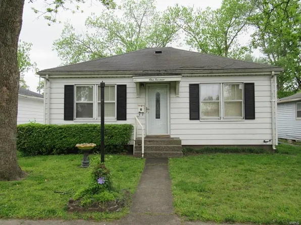 114 W Davidson Ave, Chaffee, MO 63740