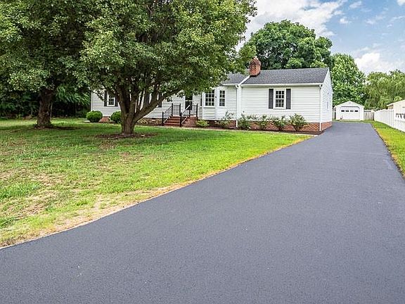 2nd image of 8204 Tiffany Ln