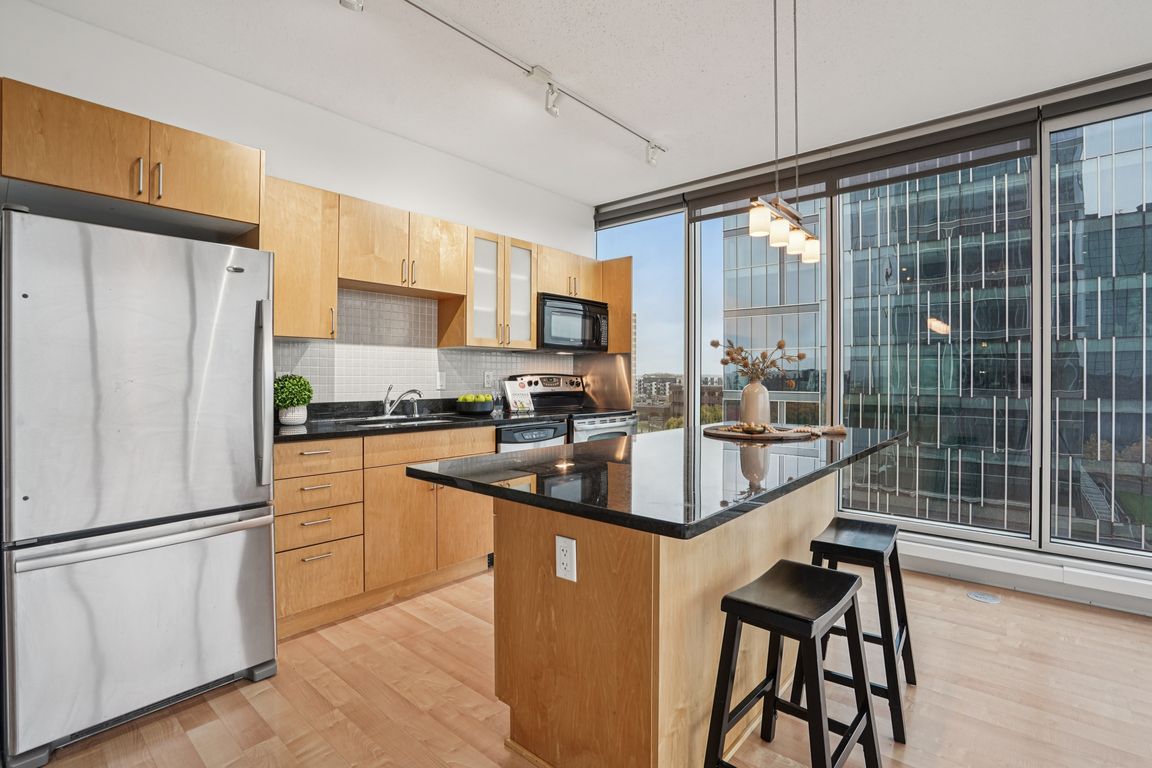 next background image