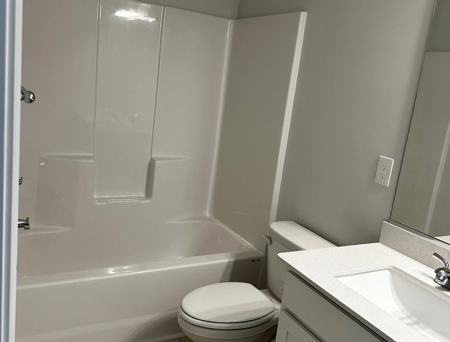 5 bed, 2152 sqft, $2,600 — Photo 4