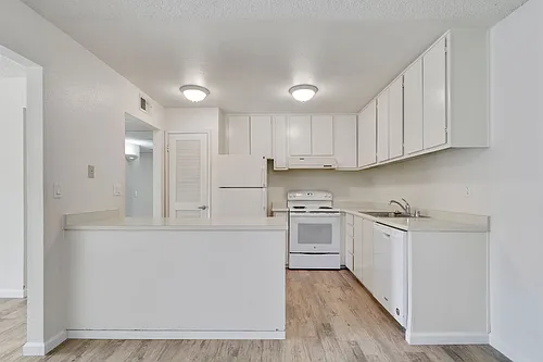 Clubside Apartments Photo 1