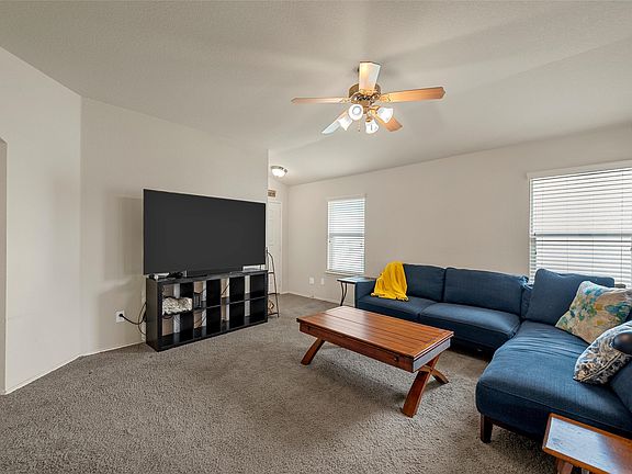 3rd image of 10204 Marigold Rd