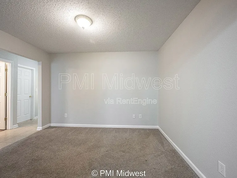 19496 Prairie Crossing Dr — Photo 10