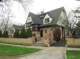 2681 Sheridan Rd, Evanston, IL 60201