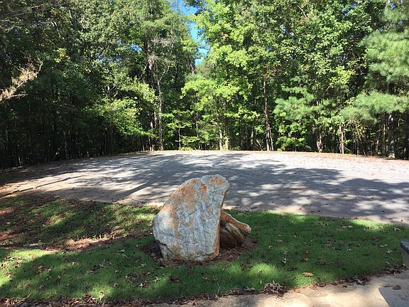 5th image of 135 Deer Hollow Trl