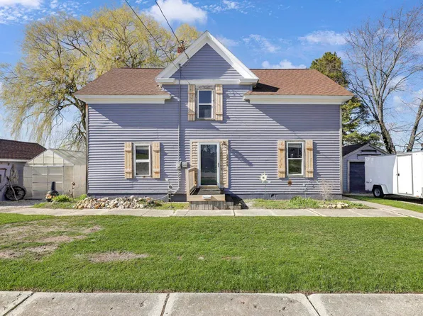 1215 Navarino St, Algoma, WI 54201