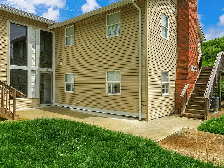 201 Kathleen Dr #2 — Photo 37