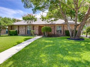 1638 Meadowglen Ln, Mesquite, TX 75150
