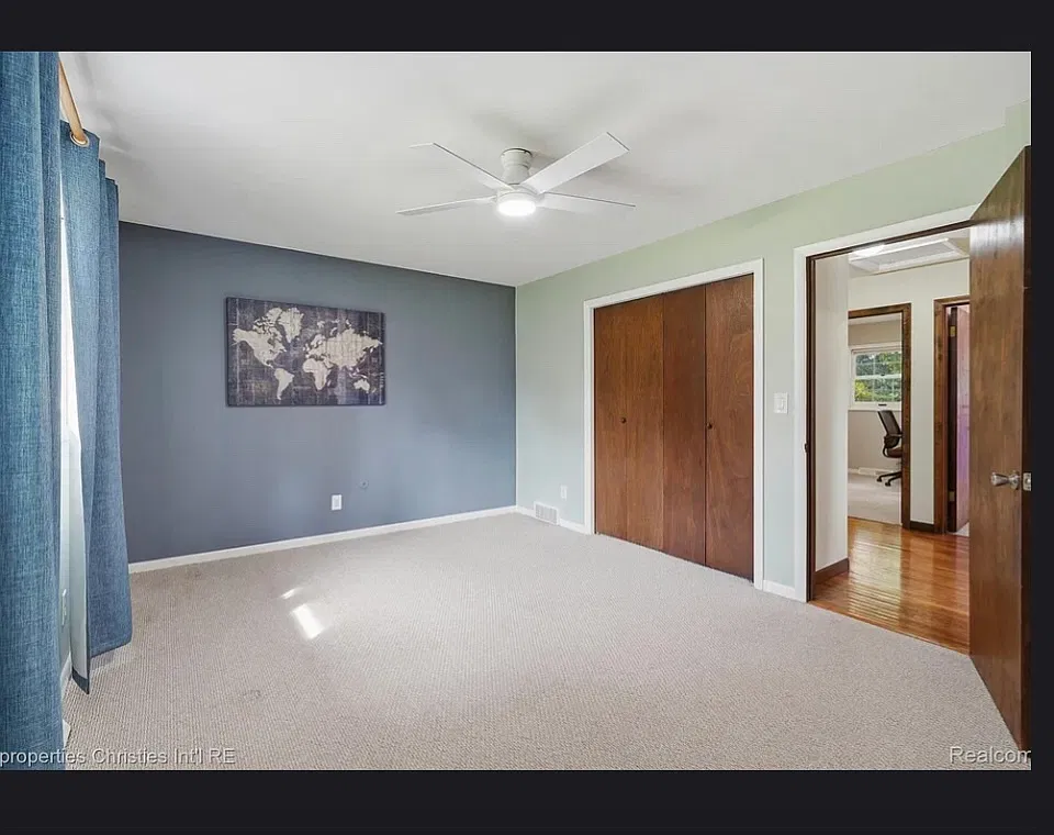 4 bed, 2684 sqft, $2,500 — Photo 4