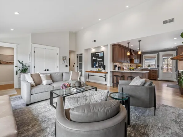 843 1st Ave, Half Moon Bay, CA 94019