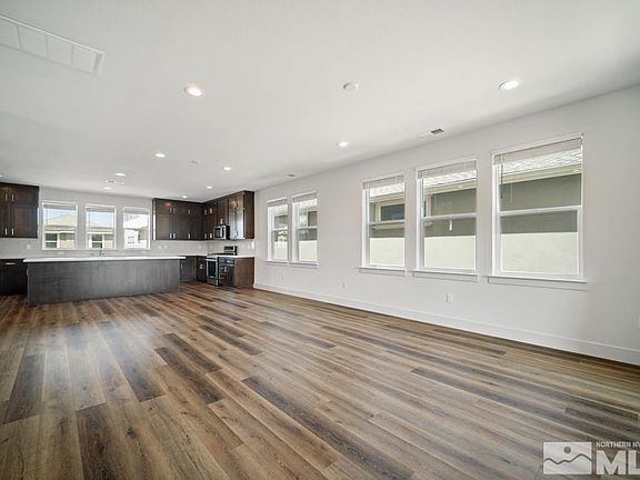 3rd image of 1338 Little Ln