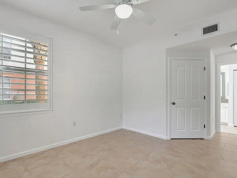 7101 Myrtlewood Cir W — Photo 8