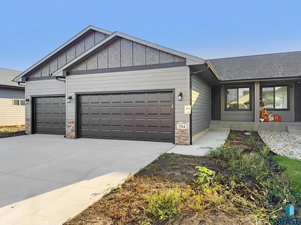 704 N Independent St, Lennox, SD 57039
