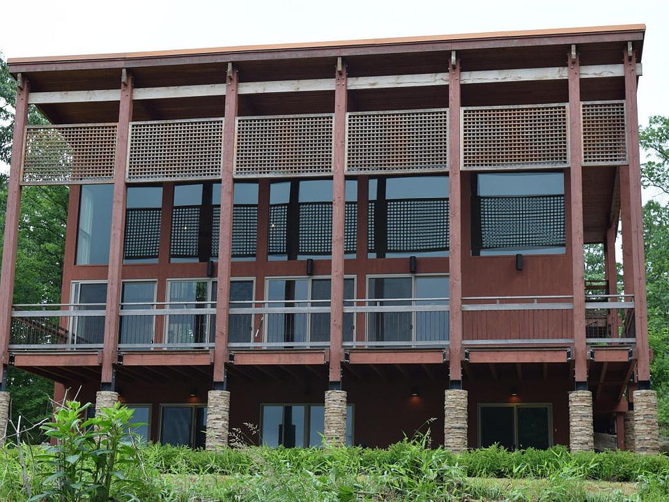 1st image of 325 Blue Heron Way