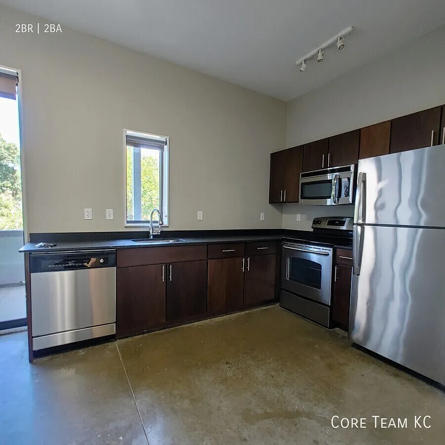 2 Bed 2 Bath in Midtown with Large Balcony — Photo 2