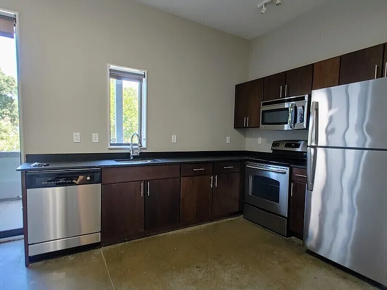 3632 Gillham Rd #N204 — Photo 2