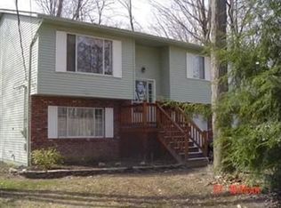 8666 Hilltop Dr, Mentor, OH 44060