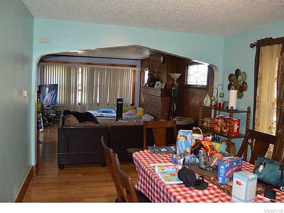 5th image of 578 Winspear Ave