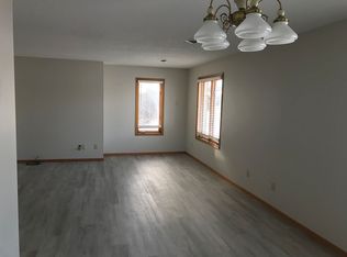 2059 Westminster Ct, Grand Forks, ND 58201