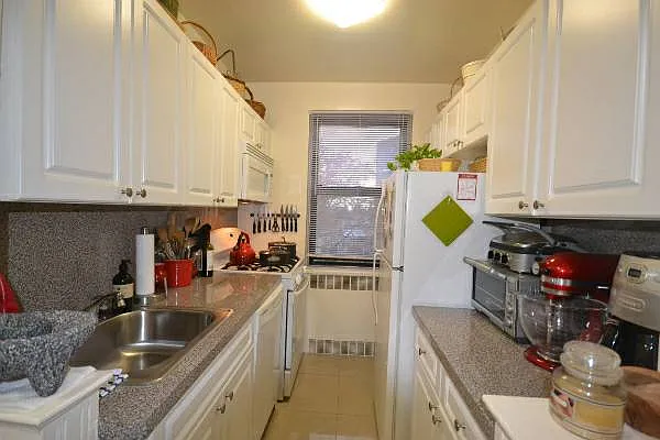 Rented by Silverstein Collection LLC  | media 25