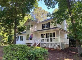 322 Strathmore Dr, Sharpsburg, GA 30277