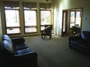 1510 Oran Cir, Council Bluffs, IA 51503