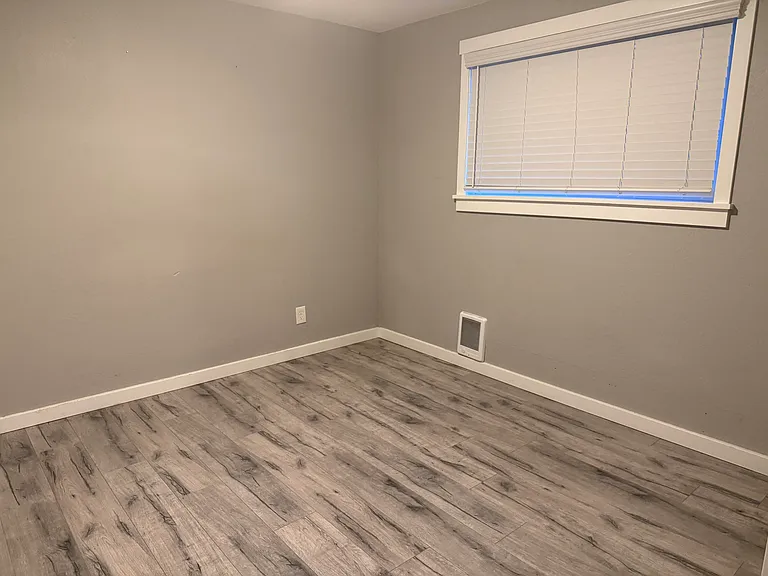 11615 Sheridan Ave S — Photo 17