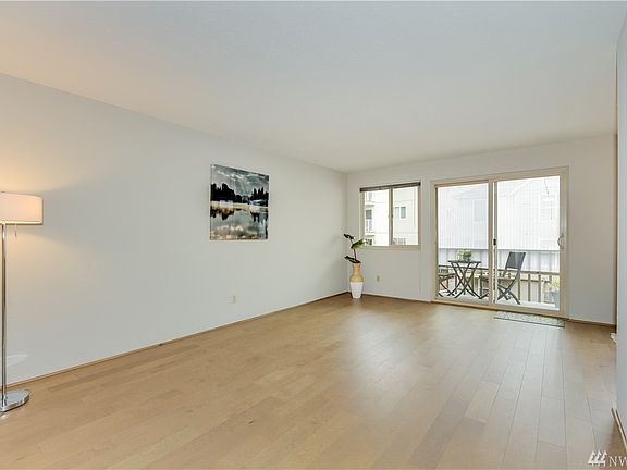 3rd image of 12035 32nd Ave NE APT 303