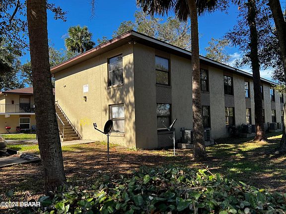 2nd image of 304 Maple St APT 5