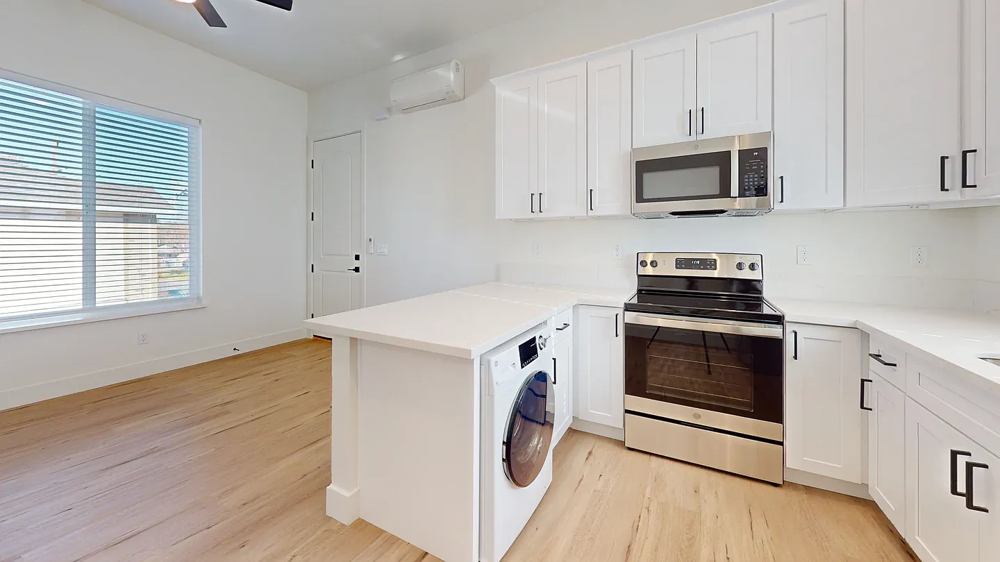 2 bed, 597 sqft, $1,495 — Photo 3