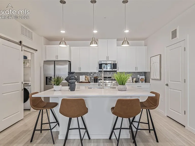 2232 Arikaree Hts #305 — Photo 3