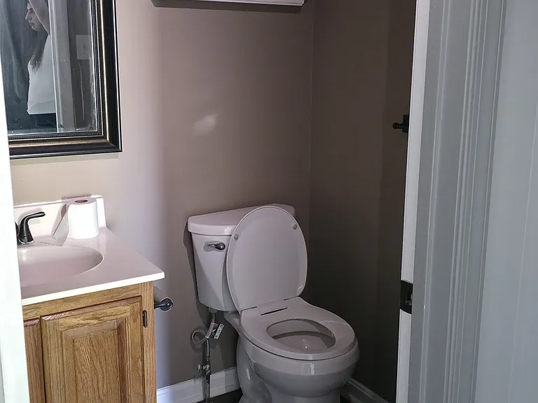 2202 N Tollgate Cir — Photo 8