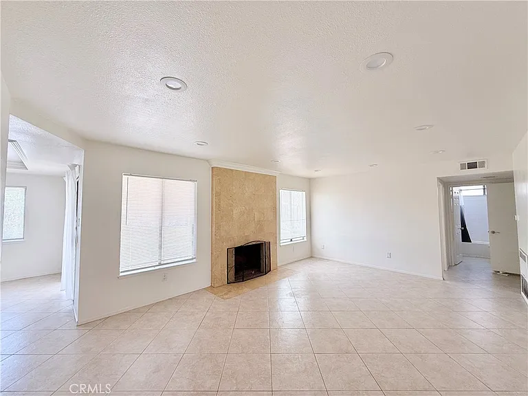 1360 N Hacienda Dr — Photo 7