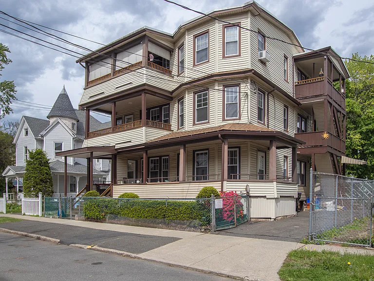 8 Ivy Ave #2 — Photo 38