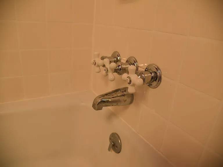 1800 Jefferson Park Ave #8 — Photo 9