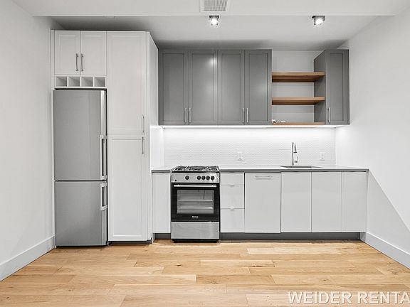 4th image of 310 Graham Ave #3A