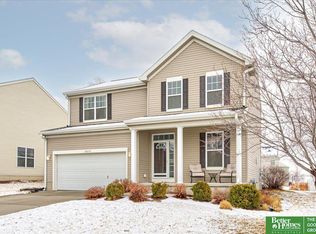 2415 Quartz Dr, Papillion, NE 68046