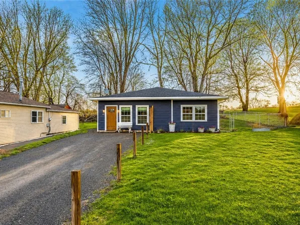 64 Pease Rd, Spencerport, NY 14559