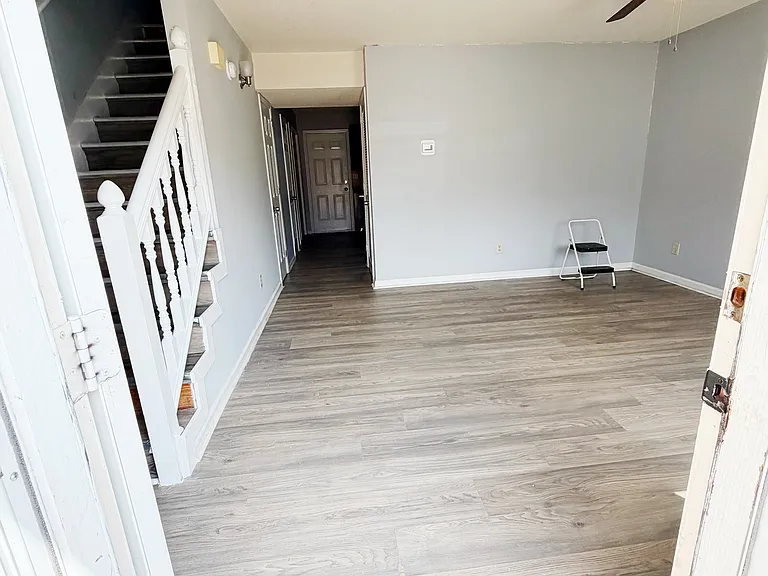 2133 Cheshire Dr — Photo 4