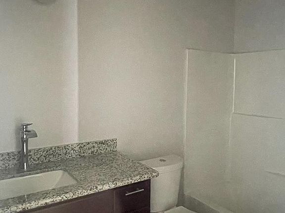 3rd image of 3398 Rose Ave