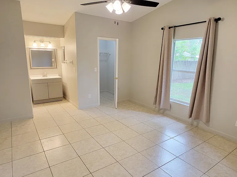 8411 N Greenwood Ave — Photo 14