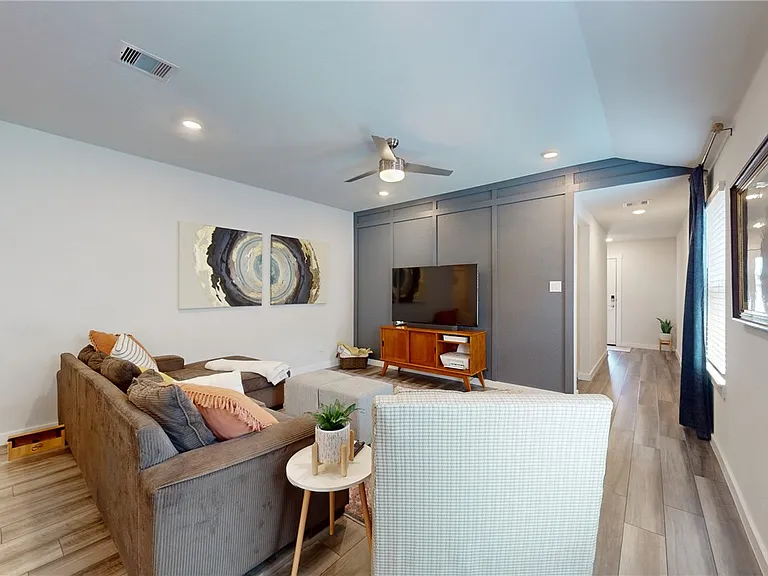 1012 Amistad Loop — Photo 6