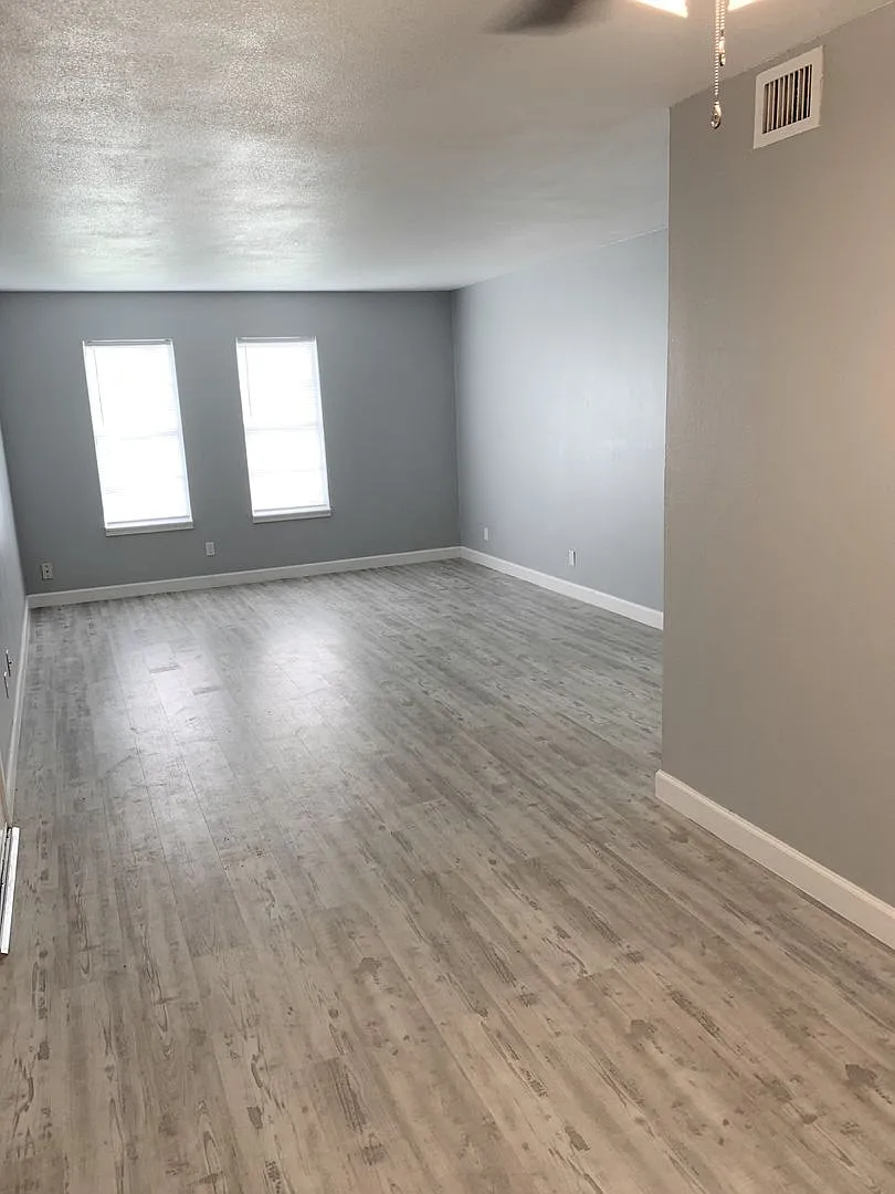 Symphony Apartments — Photo 4