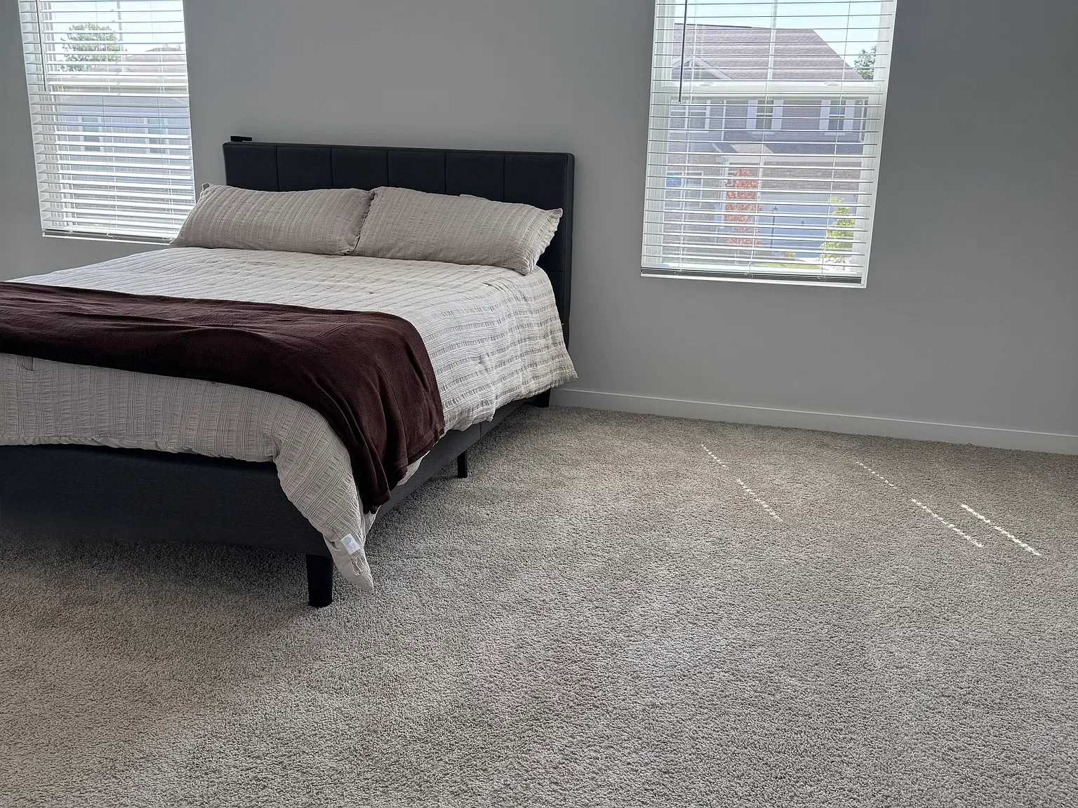 4 bed, 2053 sqft, $2,595 — Photo 2